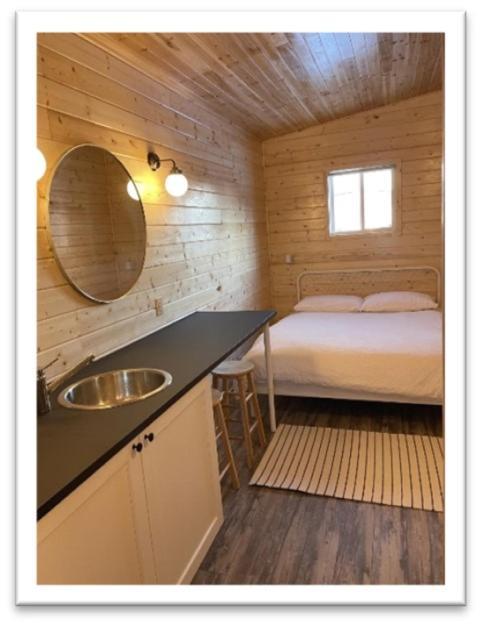 Our Cabin Bed & Breakfast Yellowknife Exterior foto