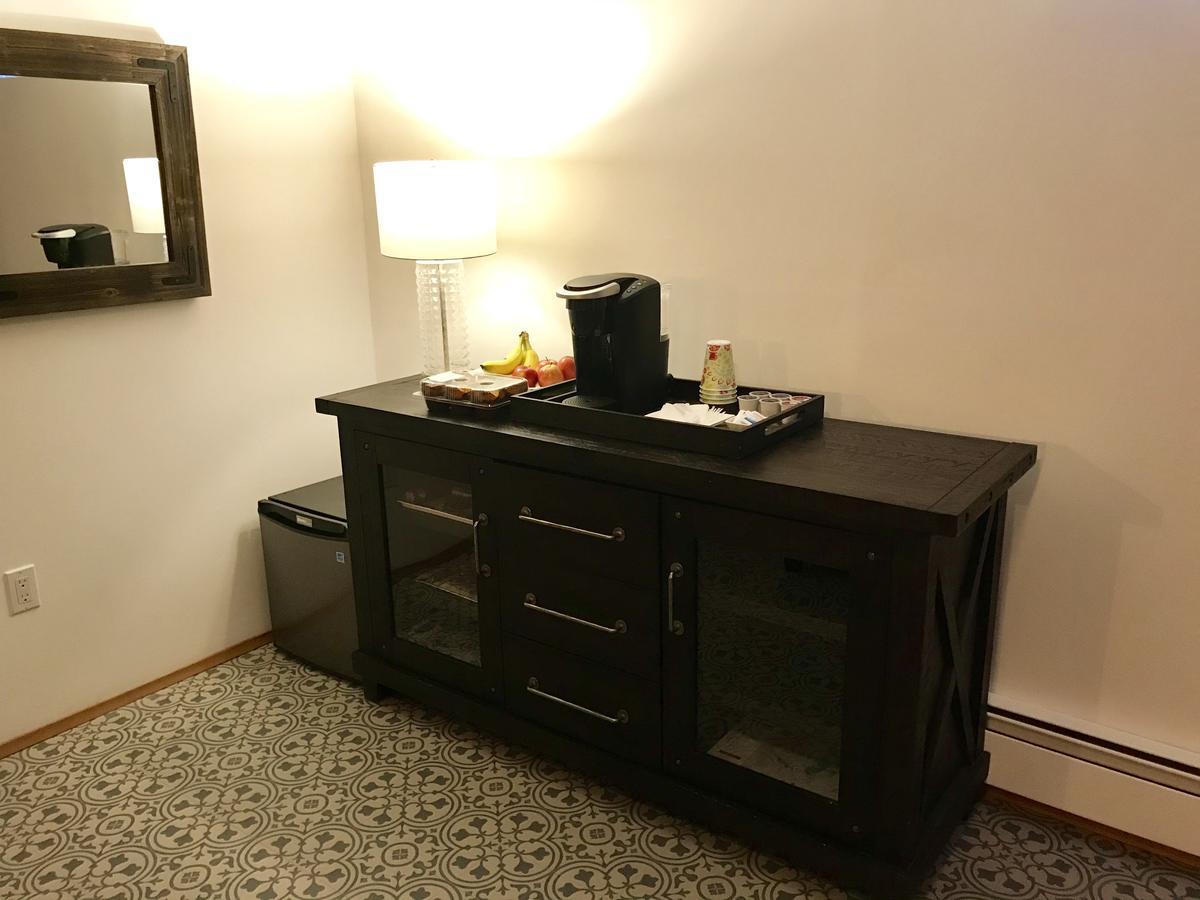 Our Cabin Bed & Breakfast Yellowknife Exterior foto
